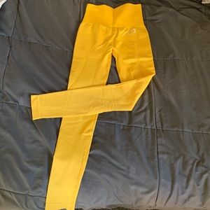 Curves in Combat Boots Yellow Leggings